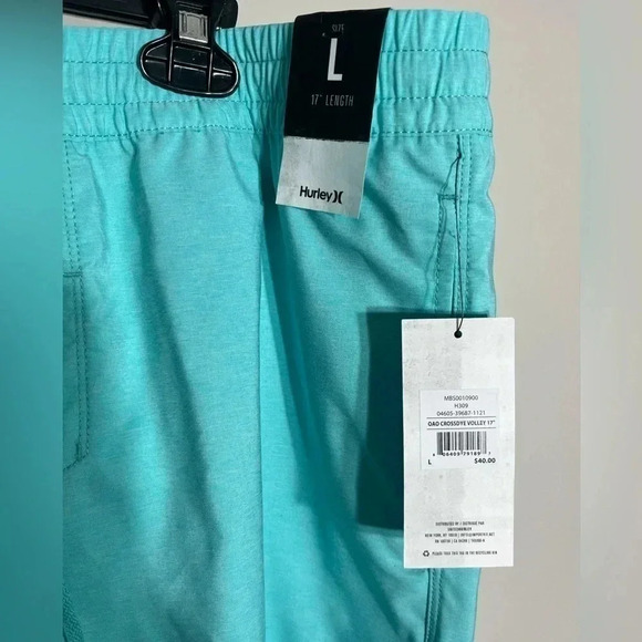 NWT! Hurley One & Only 17" Length Board Shorts Size L - Picture 2 of 3